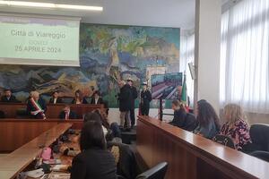 Il liceo scientifico Barsanti e Matteucci ha partecipato alla celebrazione del 25 aprile in consiglio comunale