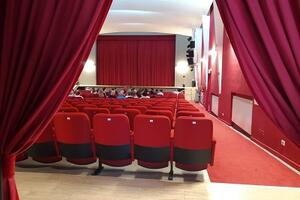 Parte (in ritardo) la stagione teatrale al “Jenco” di Viareggio, Annale (Pci) critica la gestione da parte del comune: “Mancanza di una politica culturale”