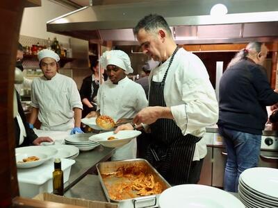 Le Osterie della Versilia cucinano da Gusmano insieme ai ragazzi dell&#039;alberghiero Marconi