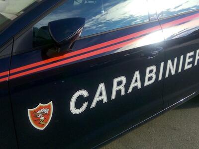 Controlli dei carabinieri: due persone denunciate, due esercizi commerciali chiusi e sequestrato stupefacente nella pineta di ponente 