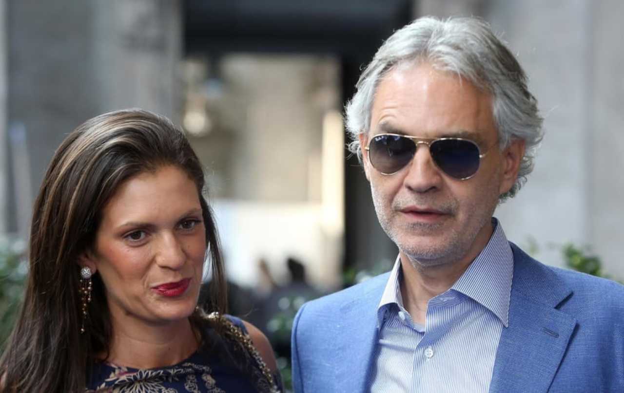 Andrea Bocelli e la gelosia con la moglie: tutta colpa del telefonino - La  Gazzetta di Viareggio