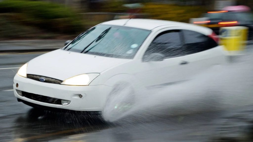 Guidare quando piove