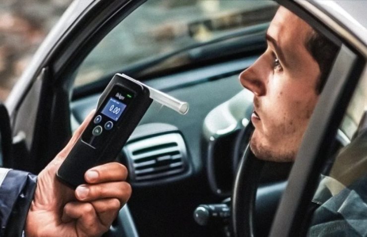 Arriva l'alcolock su tutte le automobili