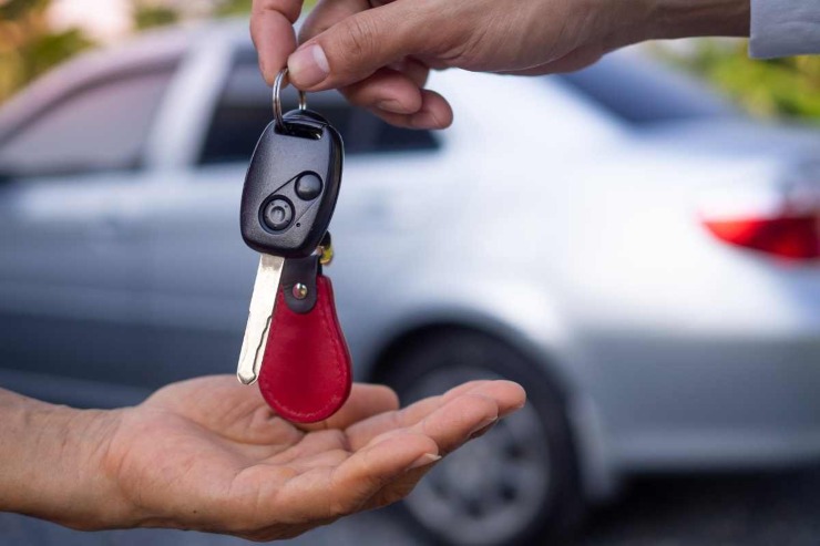 Per prestare l'auto serve la delega