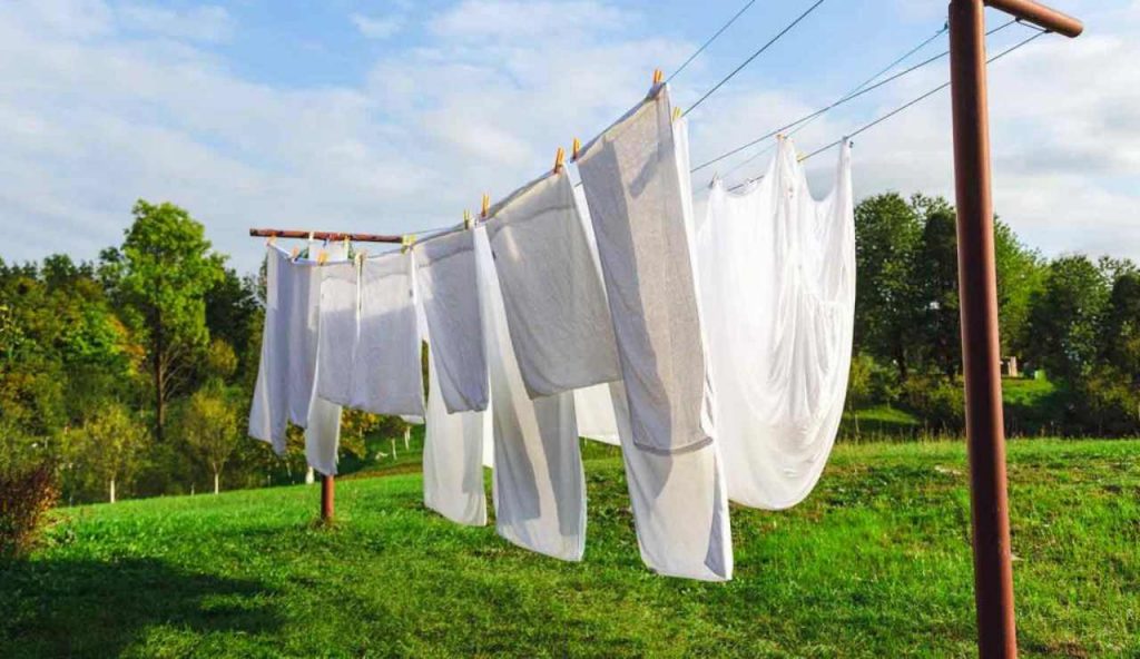 Panni stesi al sole