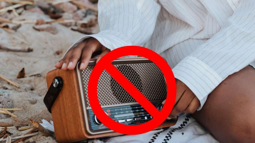 Addio radio in spiaggia