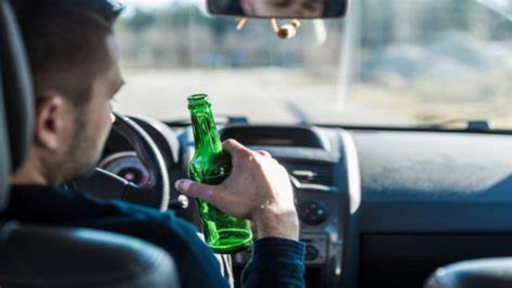 Stop all'alcool quando si guida