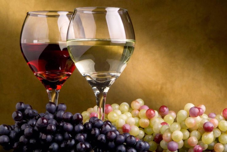 Il vino combatte le carie