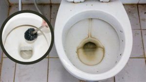 Il fondo del water è spesso sporco
