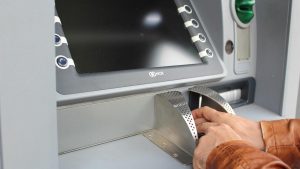 Bancomat, così si perdono migliaia di euro - lagazzettadiviareggio.it - 20250717