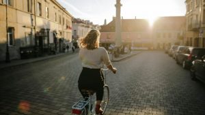 Codice della strada, multa per i ciclisti che cadono - lagazzettadiviareggio.it - 20250715