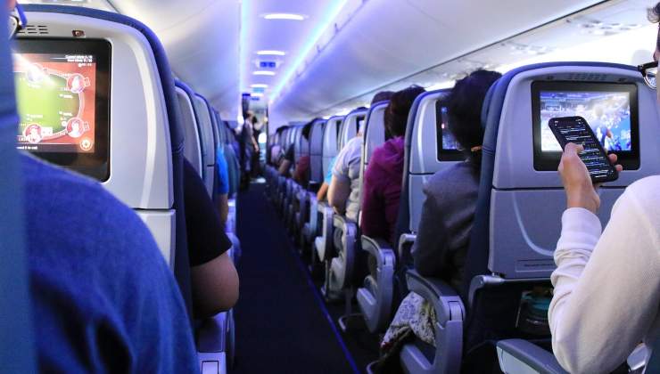 Le regole da rispettare per volare in aereo - lagazzettadiviareggio.it - 20250724