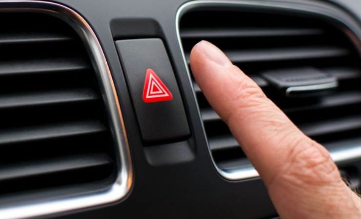 Luci di emergenza da utilizzare secondo il Codice della Strada