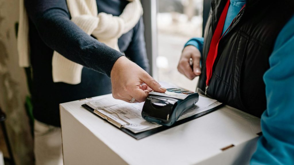 POS, divieto di pagamenti elettronici - lagazzettadiviareggio.it - 20250721