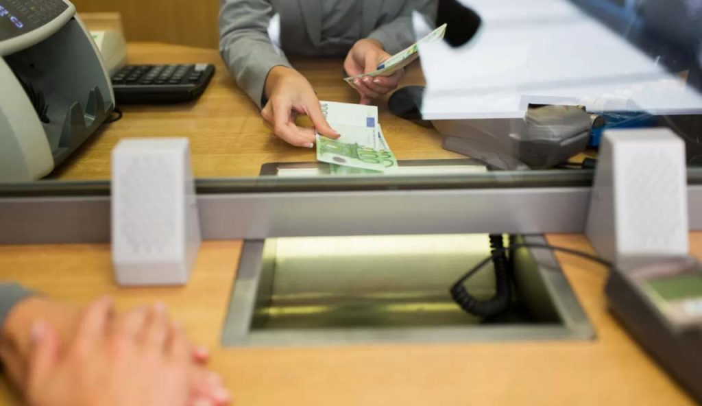 Le banche dovranno versare 7000 euro