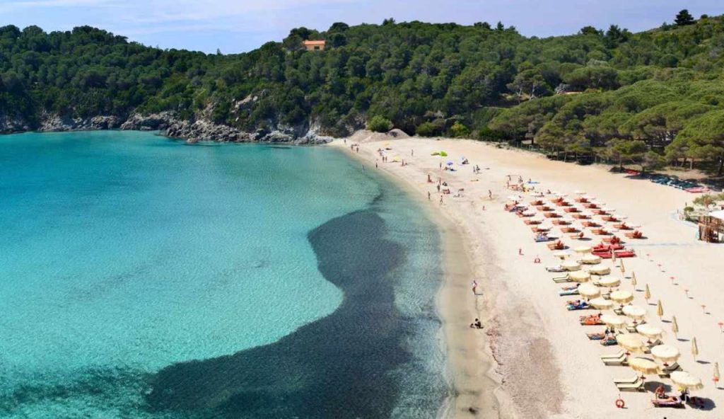 Crolla il numero di turisti italiani